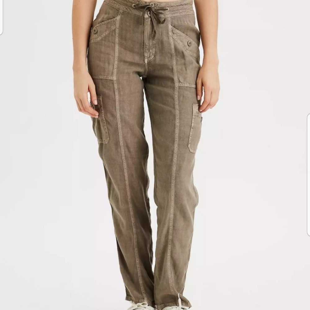 American eagle cargo high  rise pants size 8us